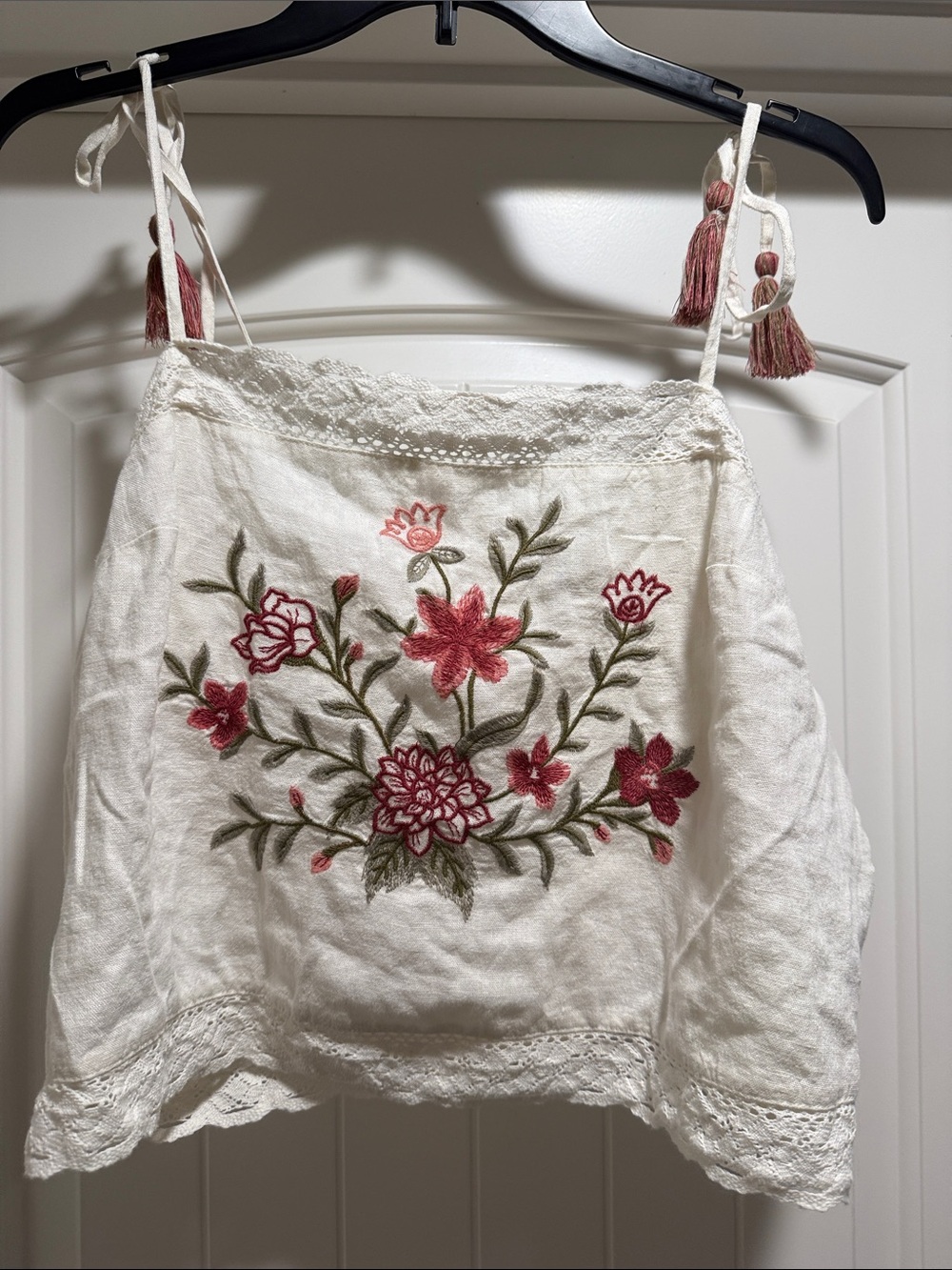 Embroidered Cream Linen-Blend Spaghetti Strap Crop Top with Pink Floral Detail
